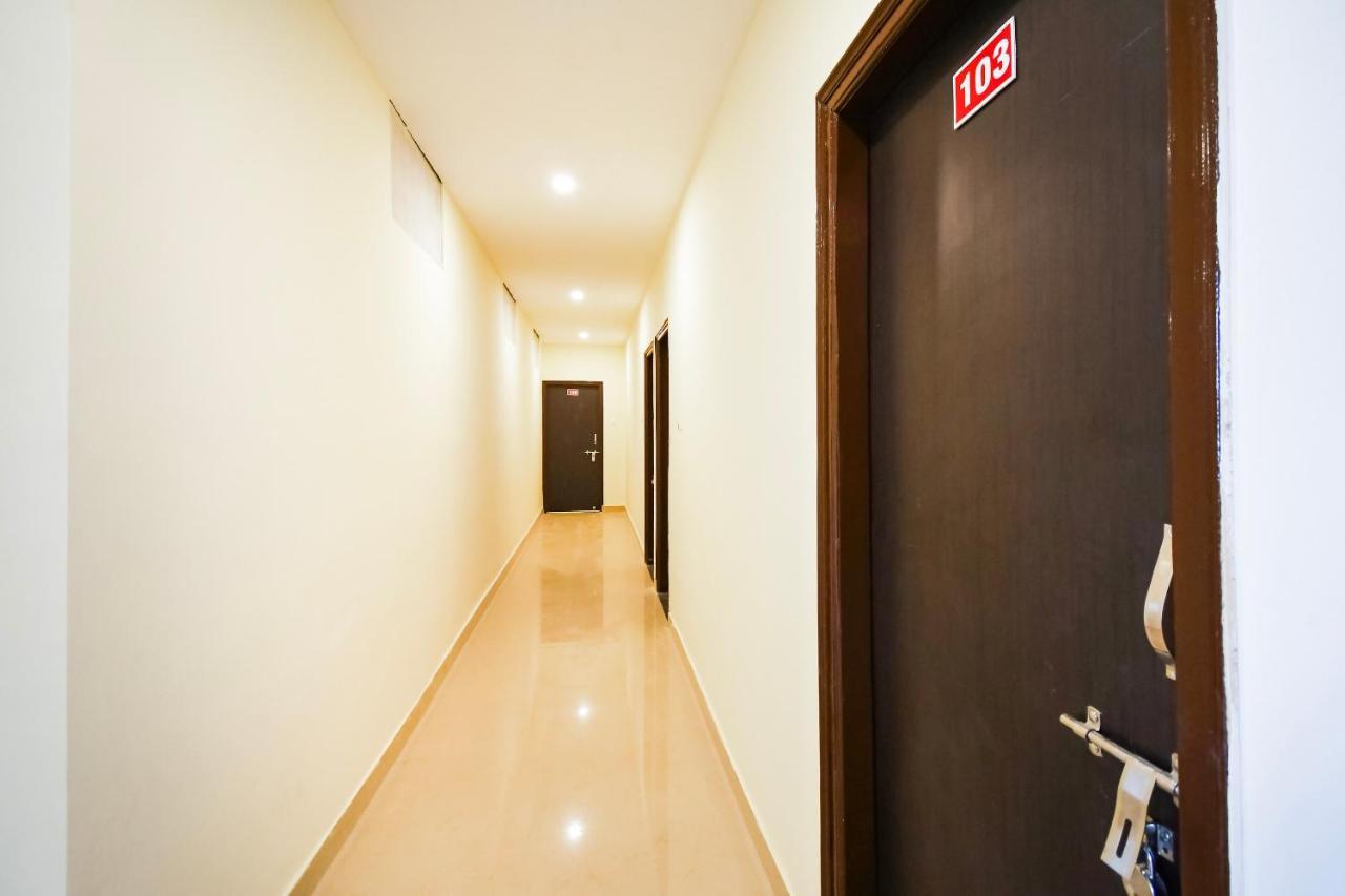 Oyo Flagship 45586 Hotel Airport Inn Rāipur Exterior foto