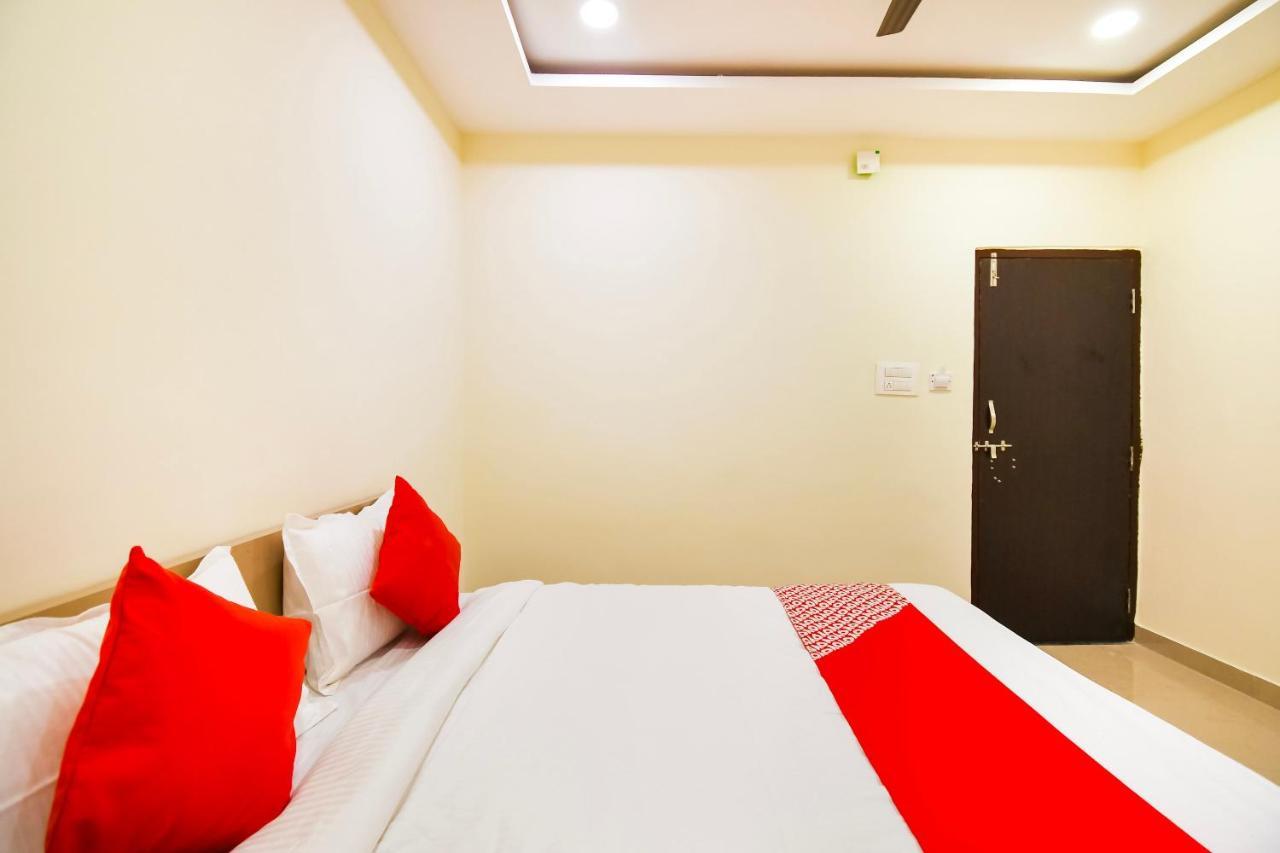 Oyo Flagship 45586 Hotel Airport Inn Rāipur Exterior foto