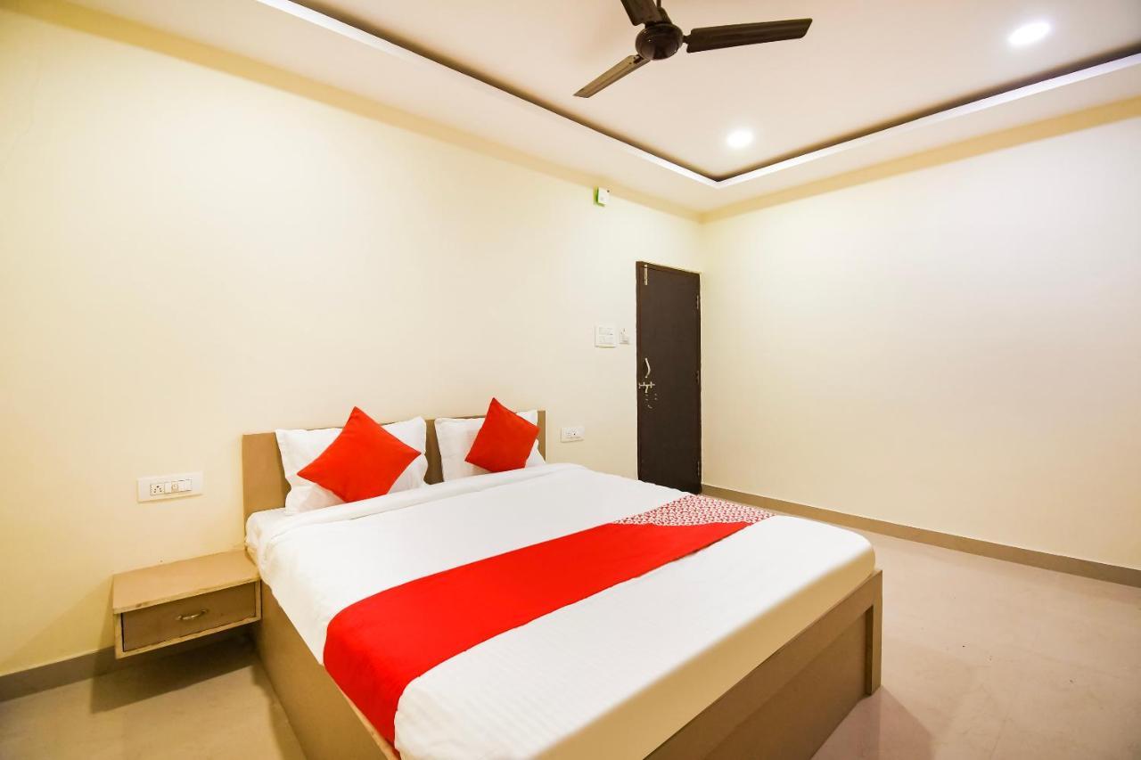 Oyo Flagship 45586 Hotel Airport Inn Rāipur Exterior foto